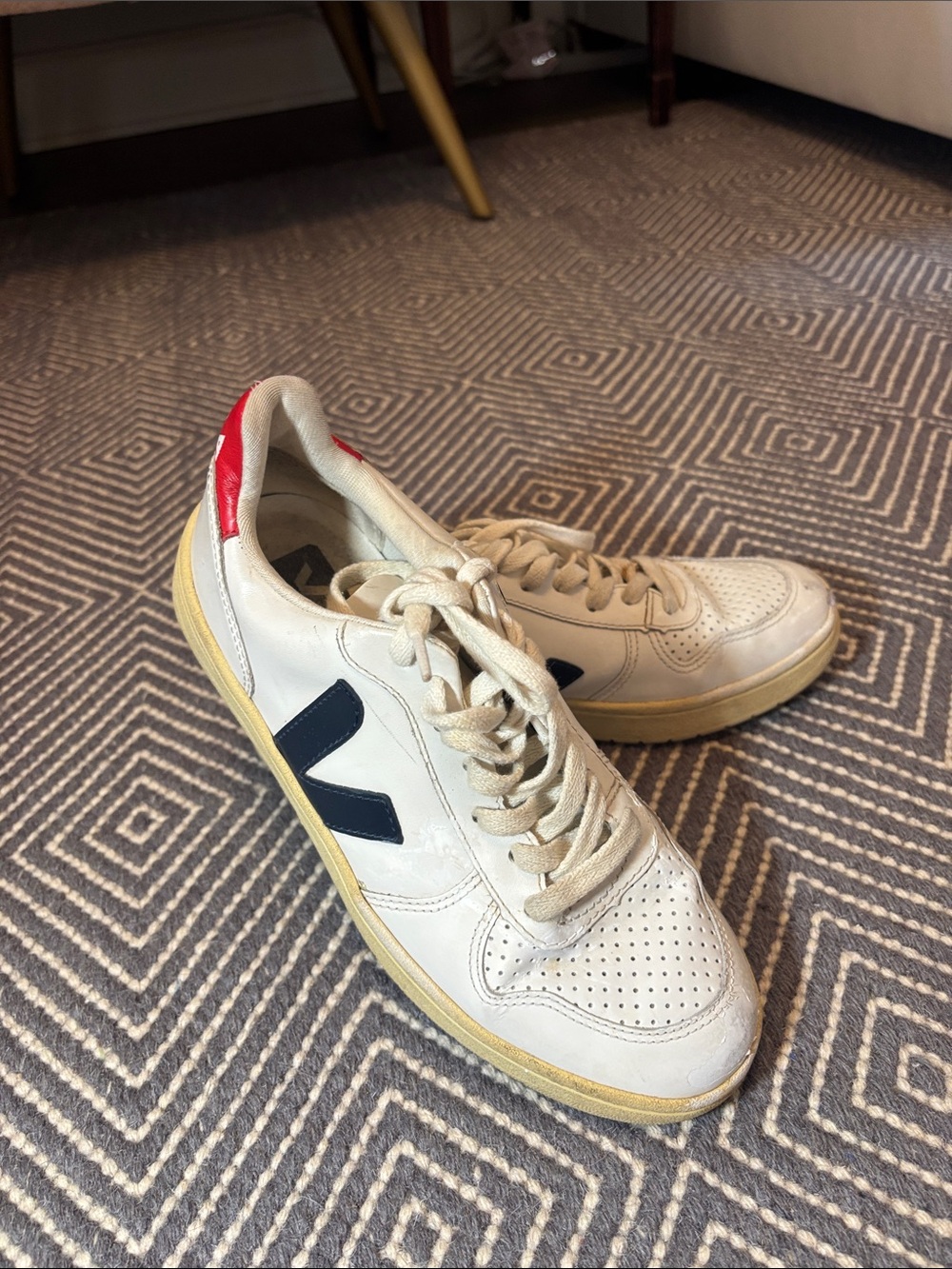 Veja women’s White Leather Sneakers with Navy 'V' and Red Heel Tab Sz 7